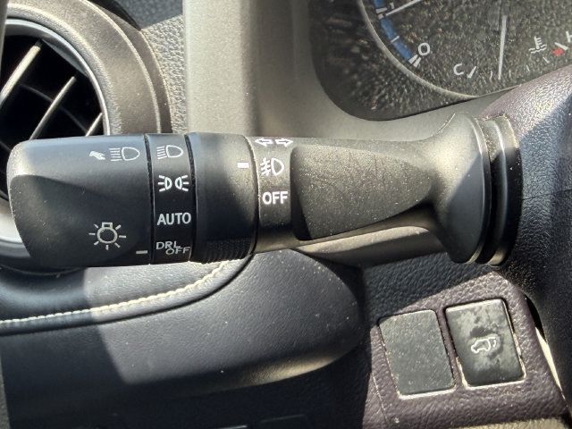 Used 2018 Toyota RAV4 XLE FWD image 28