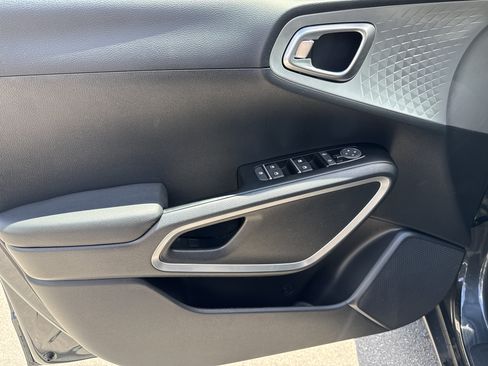 Certified 2025 Kia Soul S FWD image 15