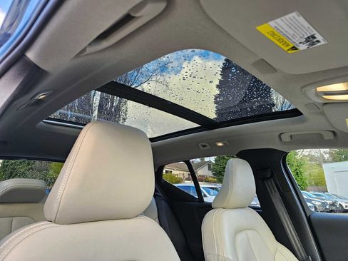 Certified 2024 Volvo XC40 B5 Plus w/ Protection Package Premier image 11