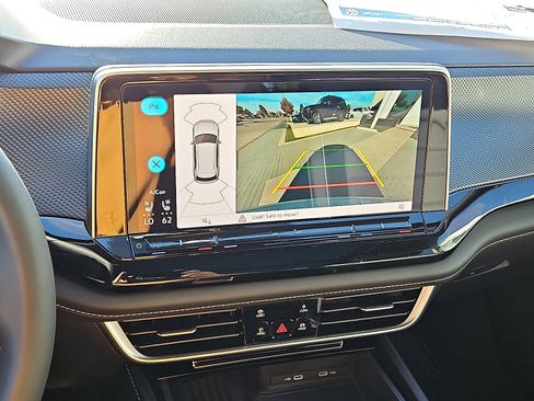 New 2026 Volkswagen Atlas Cross Sport SEL R-Line image 17