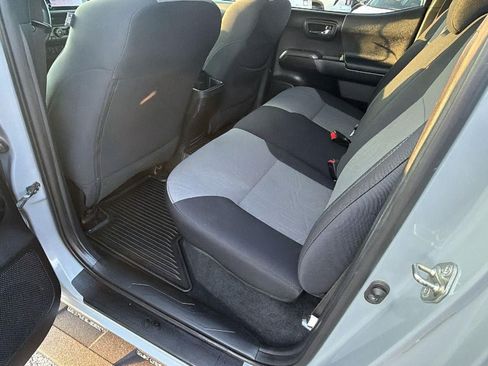 Used 2020 Toyota Tacoma TRD Sport AWD/4WD image 22