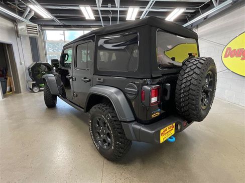 Used 2023 Jeep Wrangler Unlimited w/ Cold Weather Group AWD/4WD image 3