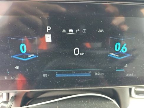 Used 2025 Hyundai Elantra Limited FWD image 17