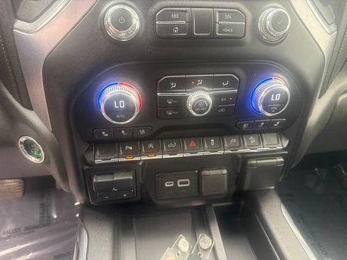 Used 2019 GMC Sierra 1500 SLT w/ SLT Premium Package AWD/4WD image 19