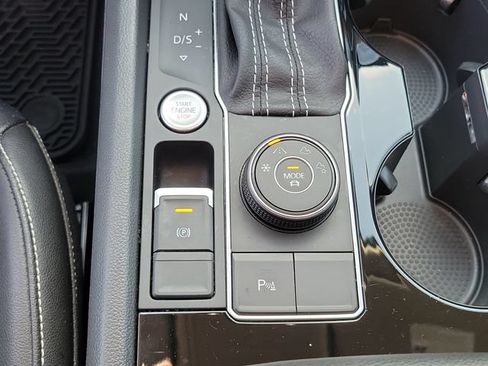 Used 2023 Volkswagen Atlas SEL AWD/4WD image 31