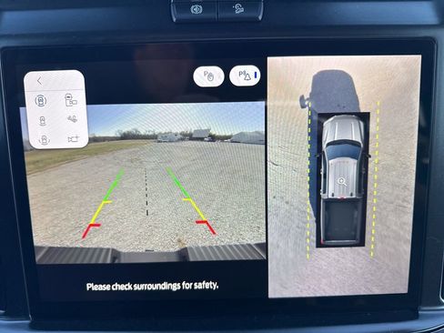 New 2026 Ford F250 Lariat w/ Black Appearance Package image 41