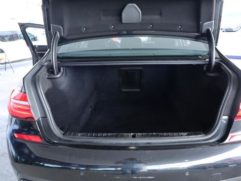Used 2017 BMW 740i image 32