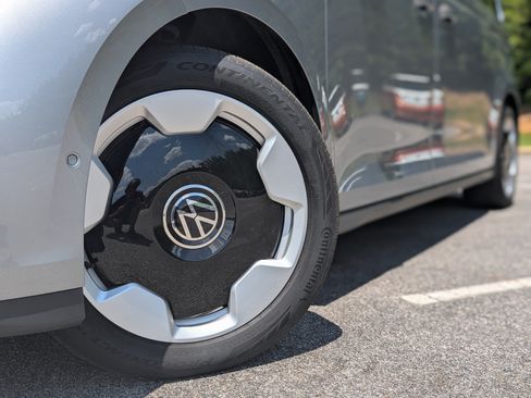 Used 2025 Volkswagen ID. Buzz 1st Edition RWD image 37
