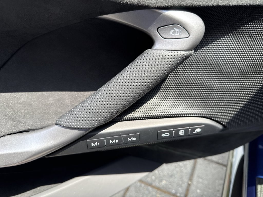 Used 2024 Ferrari 296 GTS RWD image 13