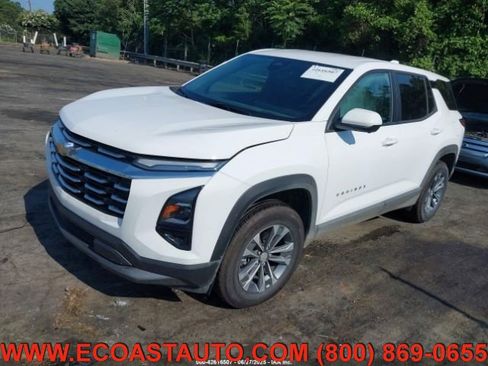 Used 2025 Chevrolet Equinox LT w/ Safety and Technology Package image 3