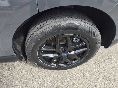 Used 2021 Ford Edge SEL image 25