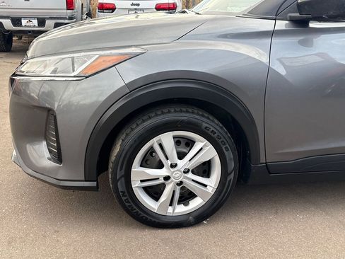 Used 2023 Nissan Kicks S image 10