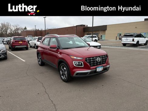 Used 2025 Hyundai Venue Limited image 1