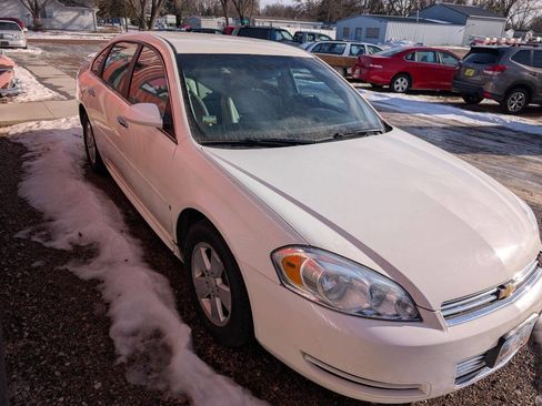 Used 2009 Chevrolet Impala LT w/ Luxury Edition Package image 4
