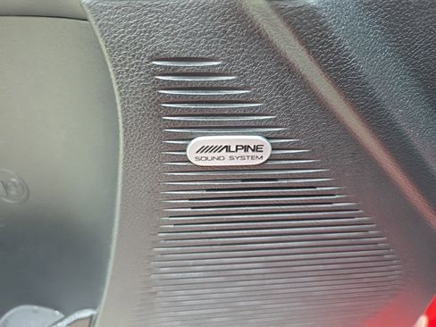 Used 2022 Dodge Challenger SXT w/ Plus Package image 18