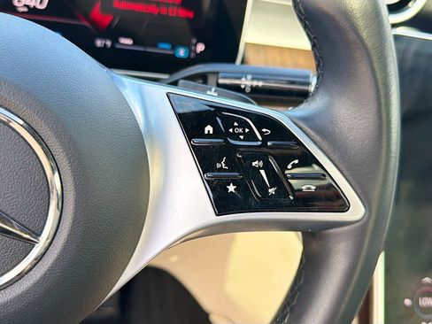 Used 2025 Mercedes-Benz C 300 4MATIC Sedan image 39