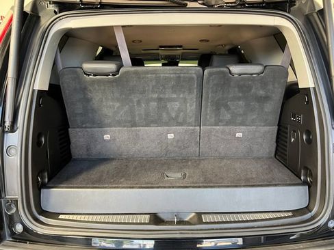 Used 2017 Cadillac Escalade Premium Luxury AWD/4WD image 22