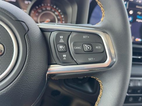 Used 2025 Jeep Wrangler Unlimited Sahara w/ Safety Group AWD/4WD image 20