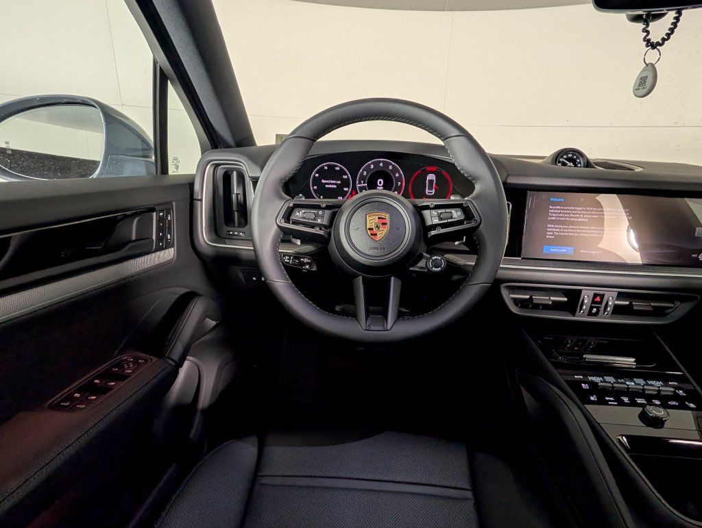 New 2026 Porsche Cayenne Coupe AWD/4WD image 21
