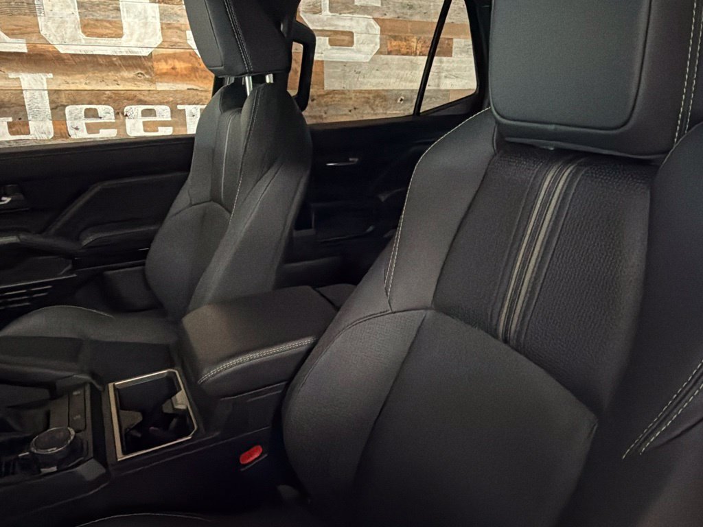 Used 2026 Toyota 4Runner Limited AWD/4WD image 9