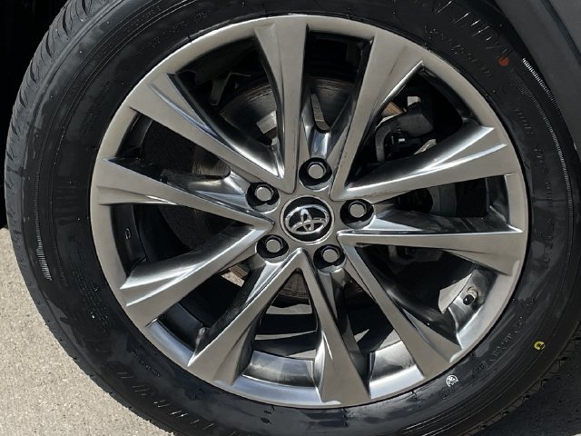 Used 2017 Toyota RAV4 Limited FWD image 9