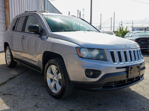 Used 2016 Jeep Compass Sport w/ Power Value Group image 9