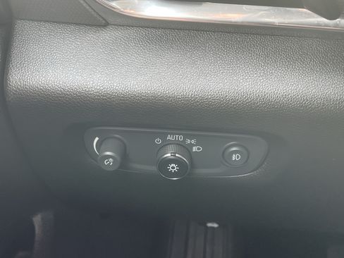 Used 2018 Chevrolet Traverse Premier w/ LPO, 'HIT The Road' Package AWD/4WD image 14