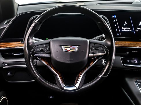 Used 2024 Cadillac Escalade ESV Luxury image 18