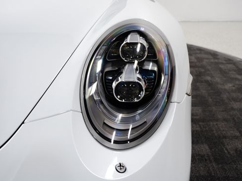 Used 2015 Porsche 911 Turbo S w/ High-end Infotainment Package image 25