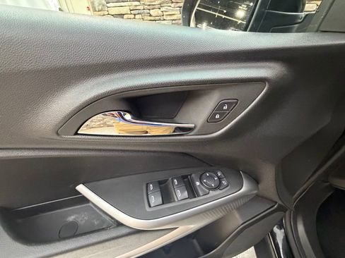 Used 2024 Chevrolet Trax LS w/ LS Convenience Package FWD image 24