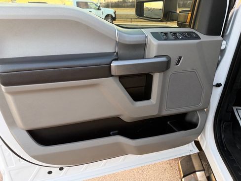 Used 2021 Ford F350 XLT w/ XLT Premium Package image 17