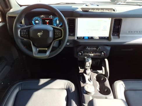 New 2026 Ford Bronco Outer Banks w/ Sasquatch Package AWD/4WD image 15