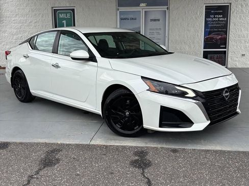 Used 2023 Nissan Altima 2.5 S image 1