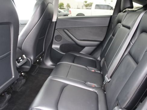 Used 2023 Tesla Model Y Long Range AWD/4WD image 35