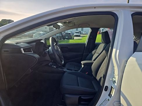 Used 2024 Toyota Corolla LE FWD image 6