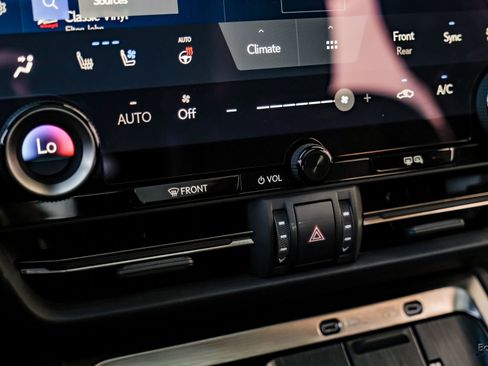 Used 2025 Lexus GX 550 w/ Accessory Package (2T) image 62