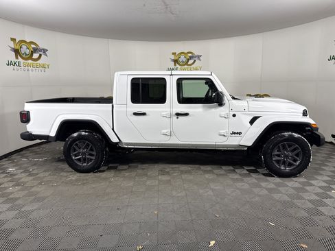 New 2026 Jeep Gladiator Sport image 11