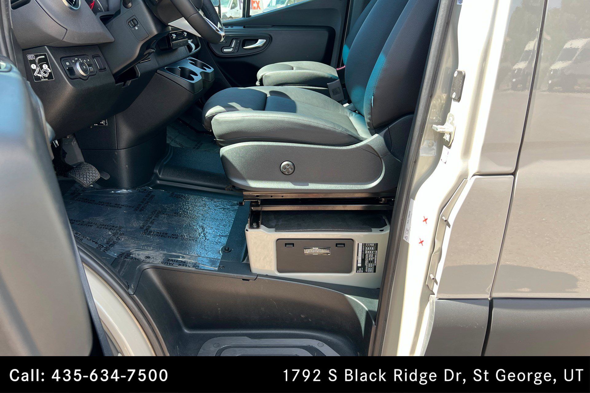 Used 2025 Mercedes-Benz Sprinter 2500 image 17