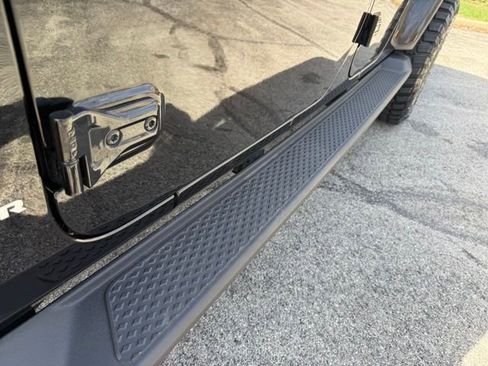 Used 2021 Jeep Gladiator Overland image 12