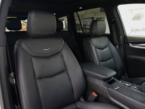 Used 2023 Cadillac XT6 Luxury FWD image 20