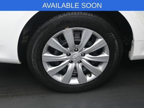 Used 2013 Toyota Corolla LE image 34