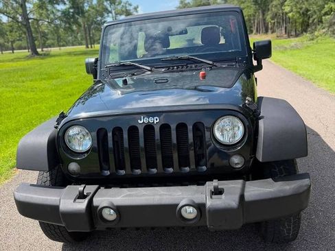 Used 2016 Jeep Wrangler Unlimited Sport AWD/4WD image 3