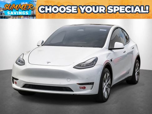 Used 2022 Tesla Model Y Long Range AWD/4WD image 1
