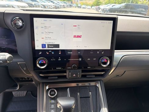 Used 2025 Lexus GX 550 AWD/4WD image 26