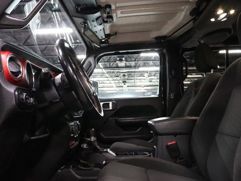 Used 2020 Jeep Gladiator Rubicon image 10