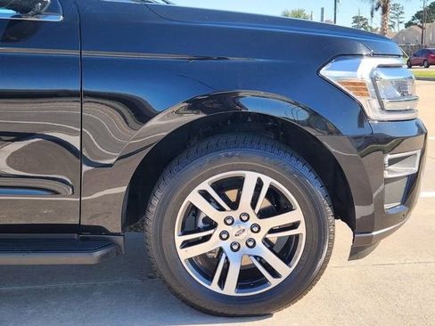 Used 2024 Ford Expedition Limited image 8