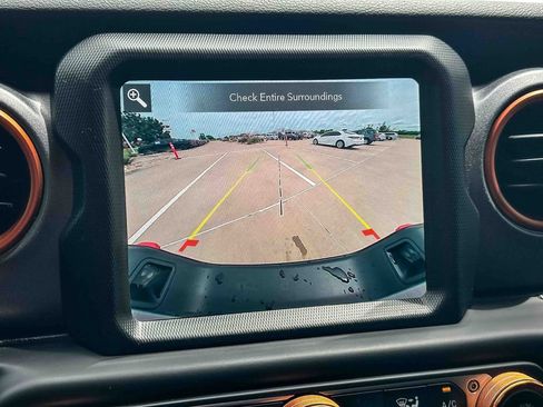 Used 2021 Jeep Gladiator Mojave AWD/4WD image 31