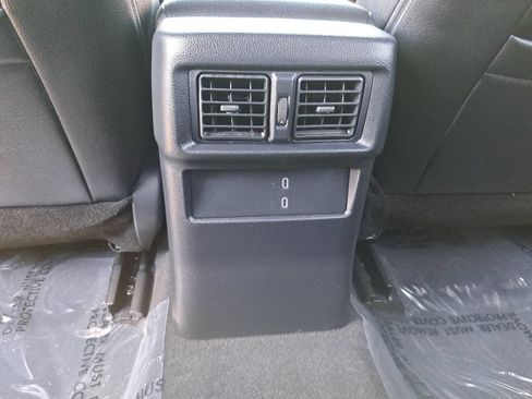 Used 2025 Toyota 4Runner SR5 AWD/4WD image 15