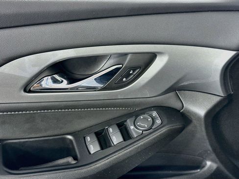 Used 2023 Chevrolet Traverse LT w/ LPO, Floor Liner Package AWD/4WD image 11