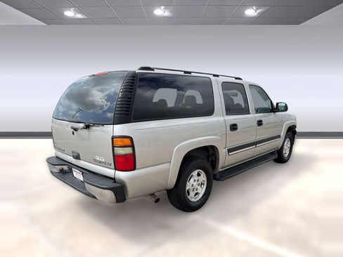Used 2004 Chevrolet Suburban LS image 8